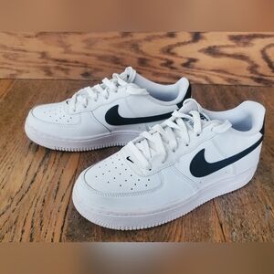 Nike - Boys - Size 4.5Y - Air Force 1 - Low - Athletic Shoes - White/Black